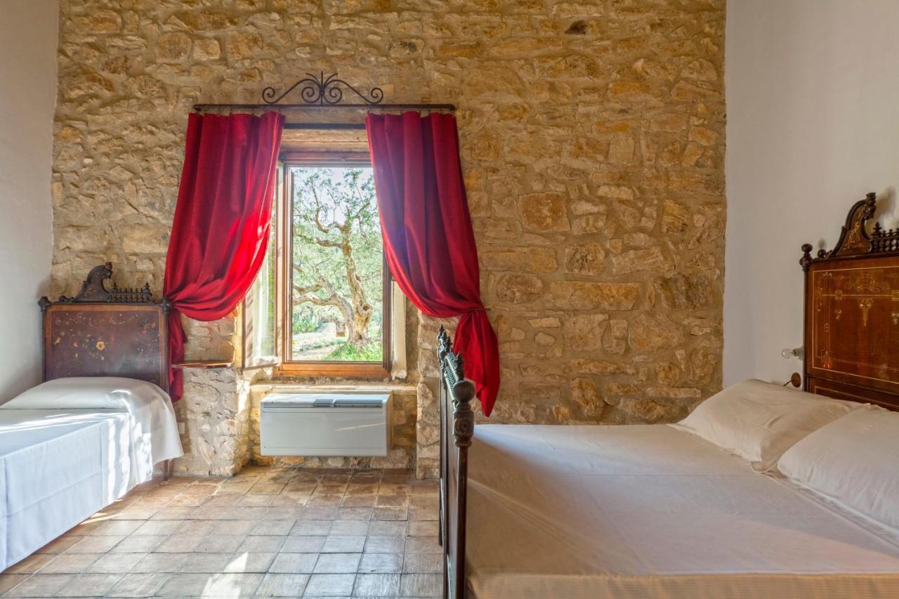 Buccheri Masseria Fortificata Lo Zafferaneto מראה חיצוני תמונה