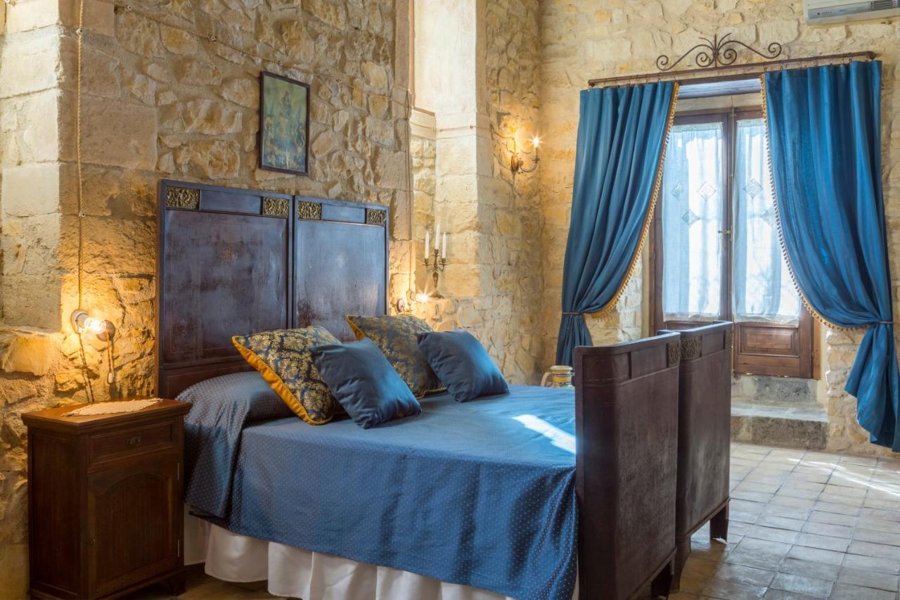 Buccheri Masseria Fortificata Lo Zafferaneto מראה חיצוני תמונה
