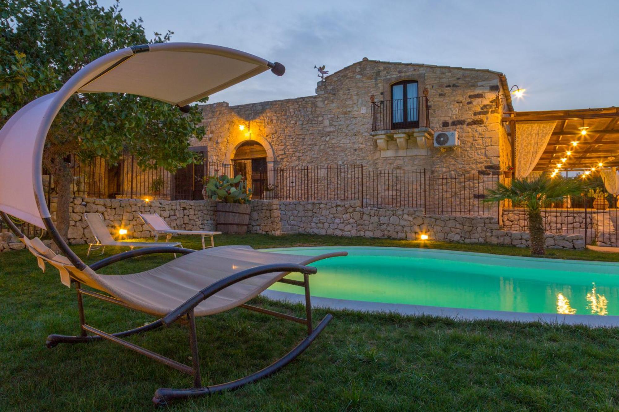 Buccheri Masseria Fortificata Lo Zafferaneto מראה חיצוני תמונה